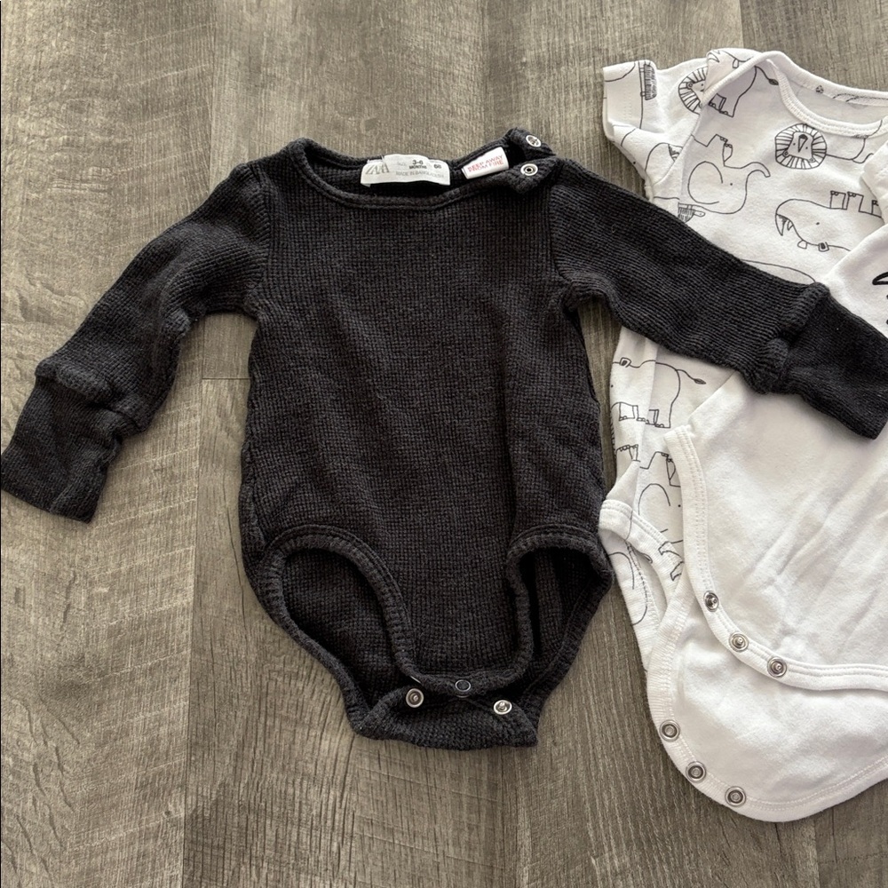 Zara Lot 3 x baby bodysuits 3-6M Zara - Picture 2 of 7